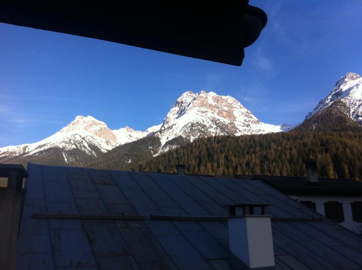 Chasa Brunold 3-Zimmer-Dachwohnung Scuol Exterior photo