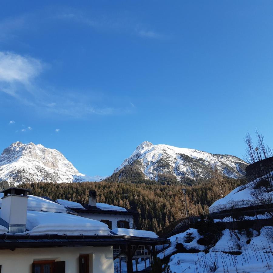 Chasa Brunold 3-Zimmer-Dachwohnung Scuol Exterior photo